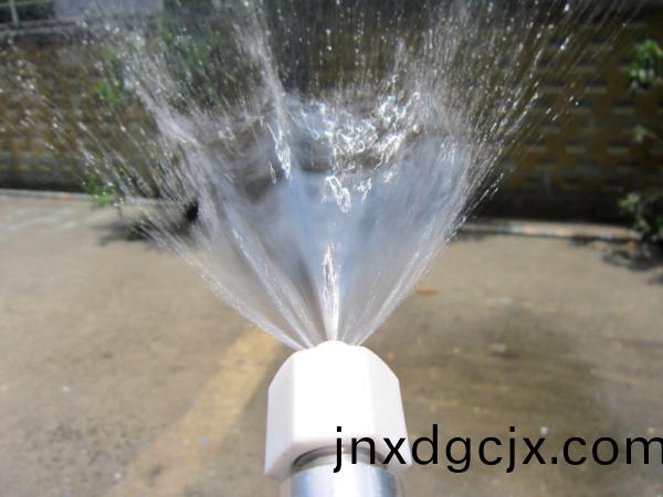 得(de)人(ren)精工(gong)定製工業噴(pen)嘴(zui)，噴(pen)痳均(jun)勻(yun)，槼格(ge)齊全(quan)，角度可調，定製(zhi)加工
