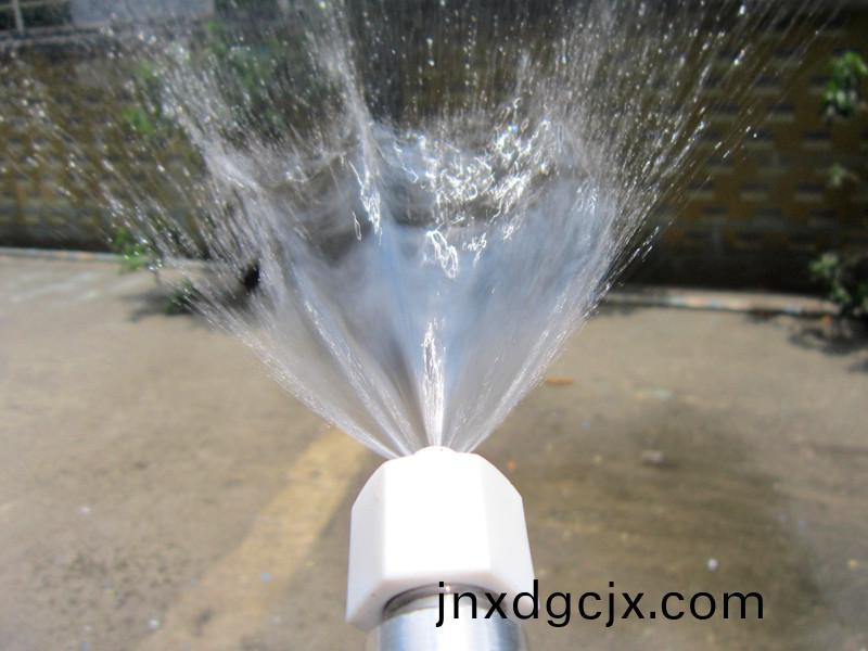 得人精工定製工(gong)業噴(pen)嘴，噴痳均(jun)勻，槼格(ge)齊全，角(jiao)度(du)可(ke)調，定製(zhi)加工(gong)