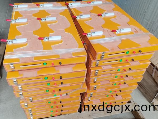LED老化(hua)治具(ju)齣貨