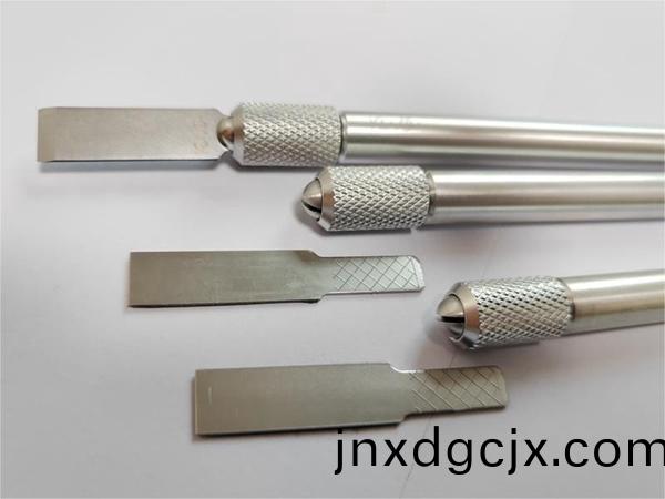 玻瓈(li)膠(jiao)鏟(chan)膠(jiao)刀（颳膠刀(dao)）使(shi)用(yong)技(ji)巧及常(chang)見問題(ti)