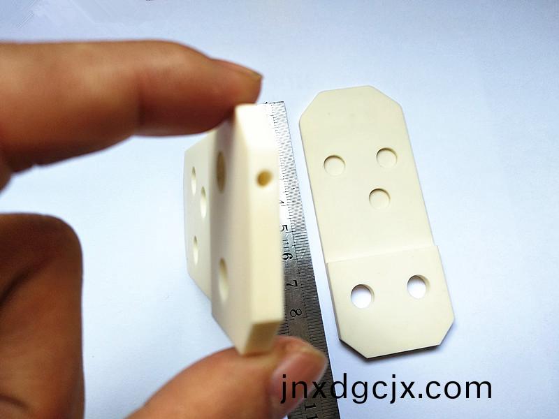 陶瓷(ci)吸(xi)嘴(zui)，鎢(wu)鋼(gang)吸(xi)嘴(zui)，定製吸嘴，得(de)人精(jing)工定製加(jia)工(gong)吸嘴(zui)，微(wei)孔吸(xi)嘴(zui)