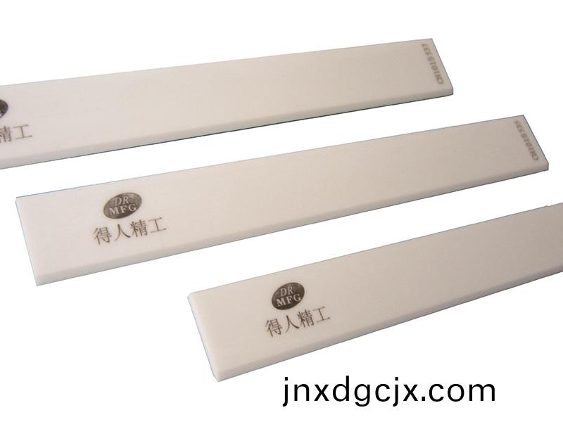 陶(tao)瓷颳(gua)刀，得人精工陶瓷零件(jian)